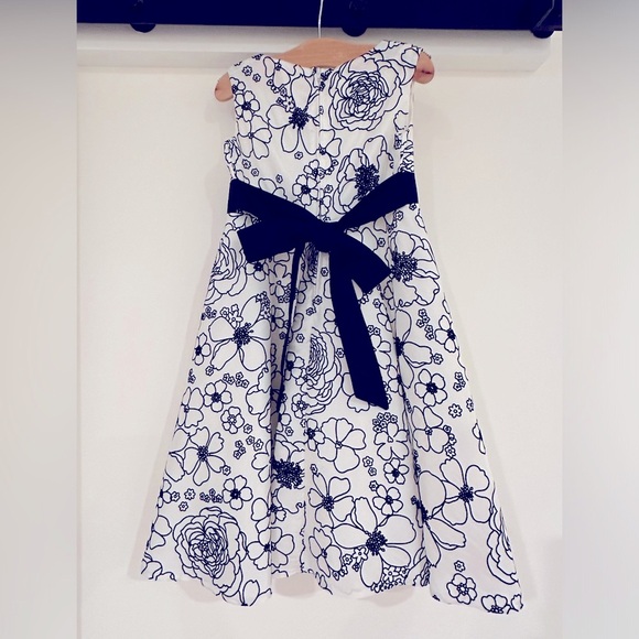 Dimples Dress White with Black Flocked Floral Design and Moveable Flower - Picture 4 of 9